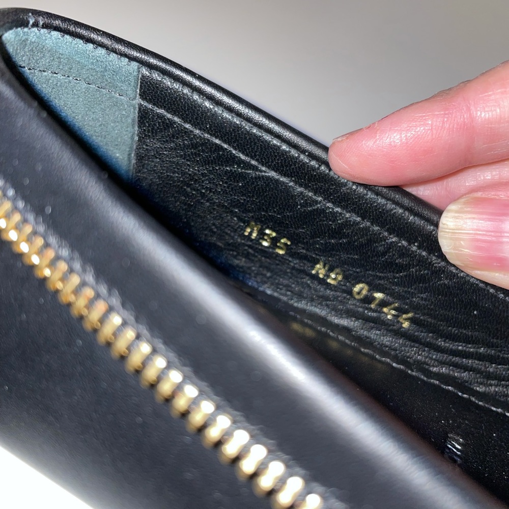 Authentic Louis Vuitton black loafers with gold 5 - Picture 5 of 16